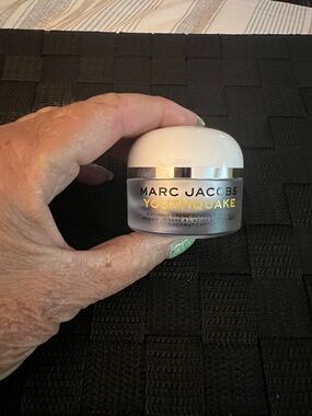 Marc Jacobs Youthquake Coconut Face Cream - White and Silver Jar